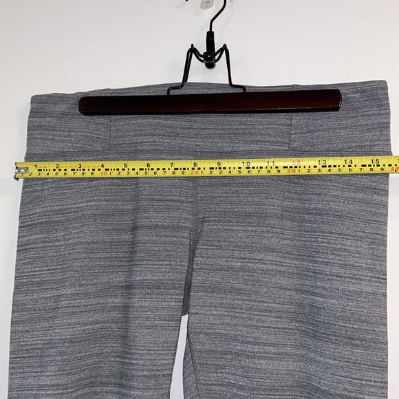 EUC Tuff Athletics Cropped Grey Leggings - Picture 5 of 9